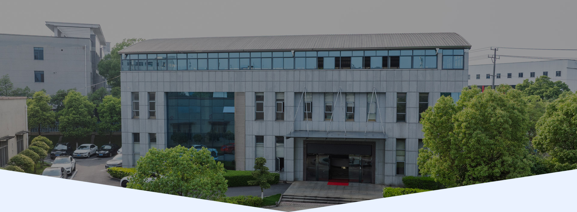 康萬(wàn)路基地